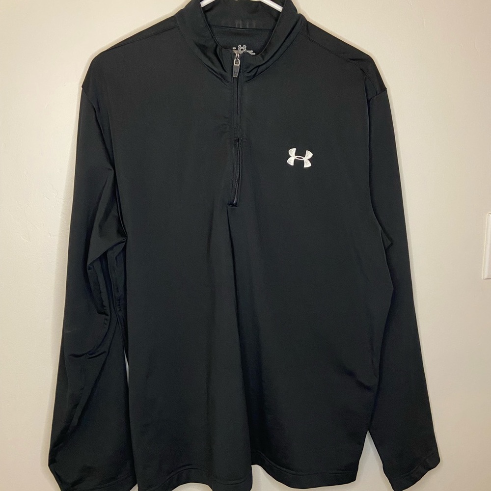 Under Armour Mens Sweater in Black